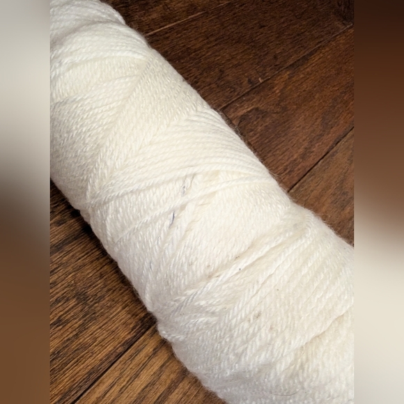 Bernat soft white acrylic yarn bundle 3 skiens 380 g total - Picture 5 of 5